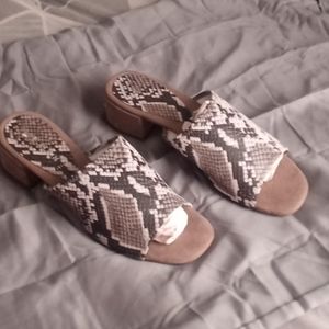 Anne Klein mule  gray and dark gray and cream color with a small heel size 91/2